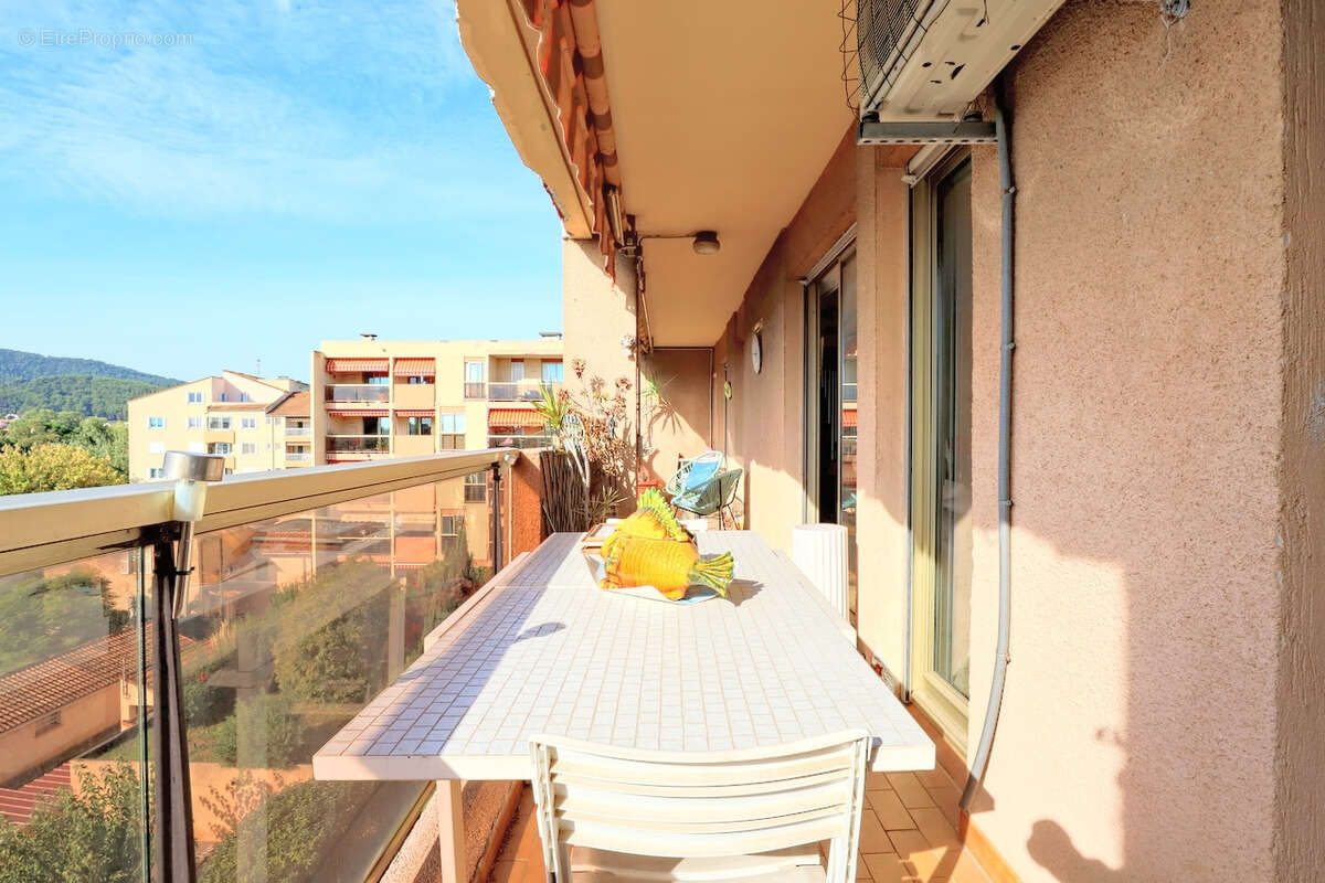 Appartement à HYERES