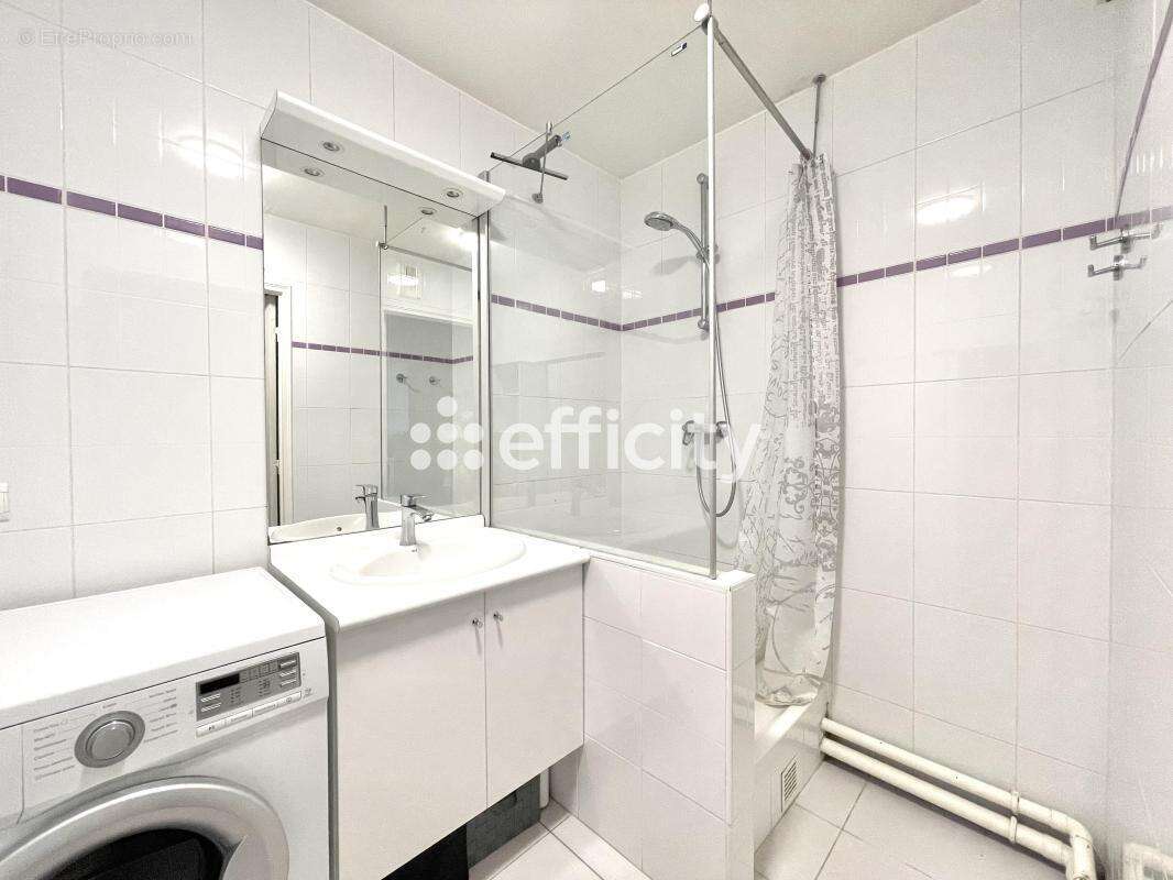 Appartement à PARIS-14E