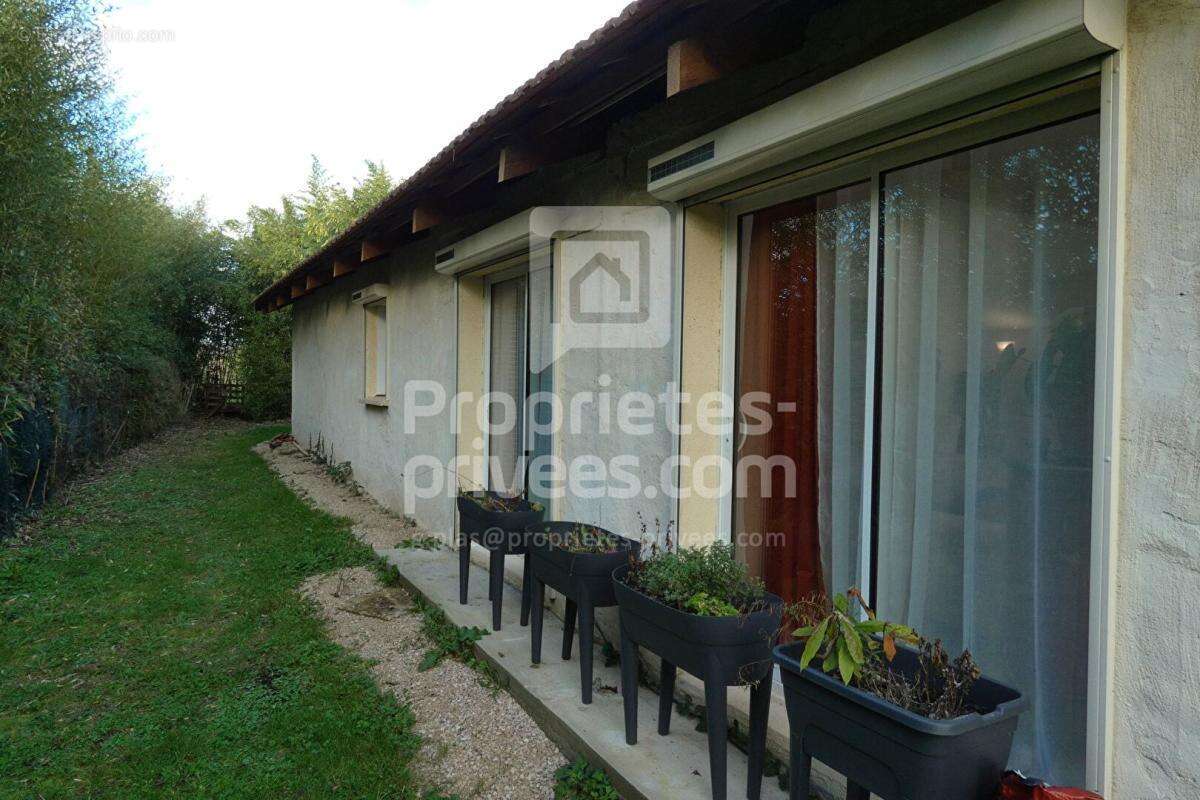 Maison à MERCUES