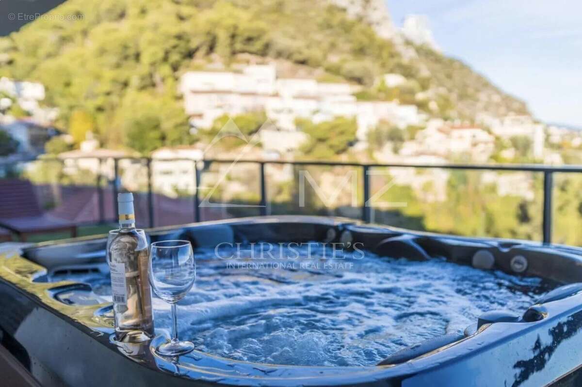 Appartement à BEAUSOLEIL
