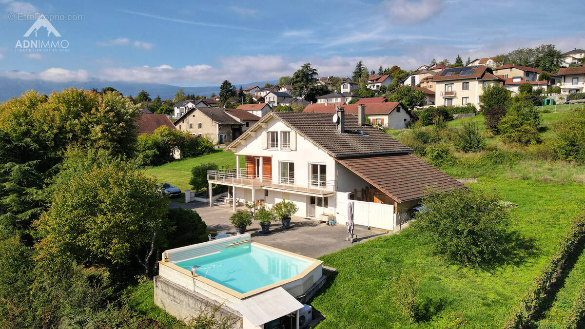 Maison à CHALLEX