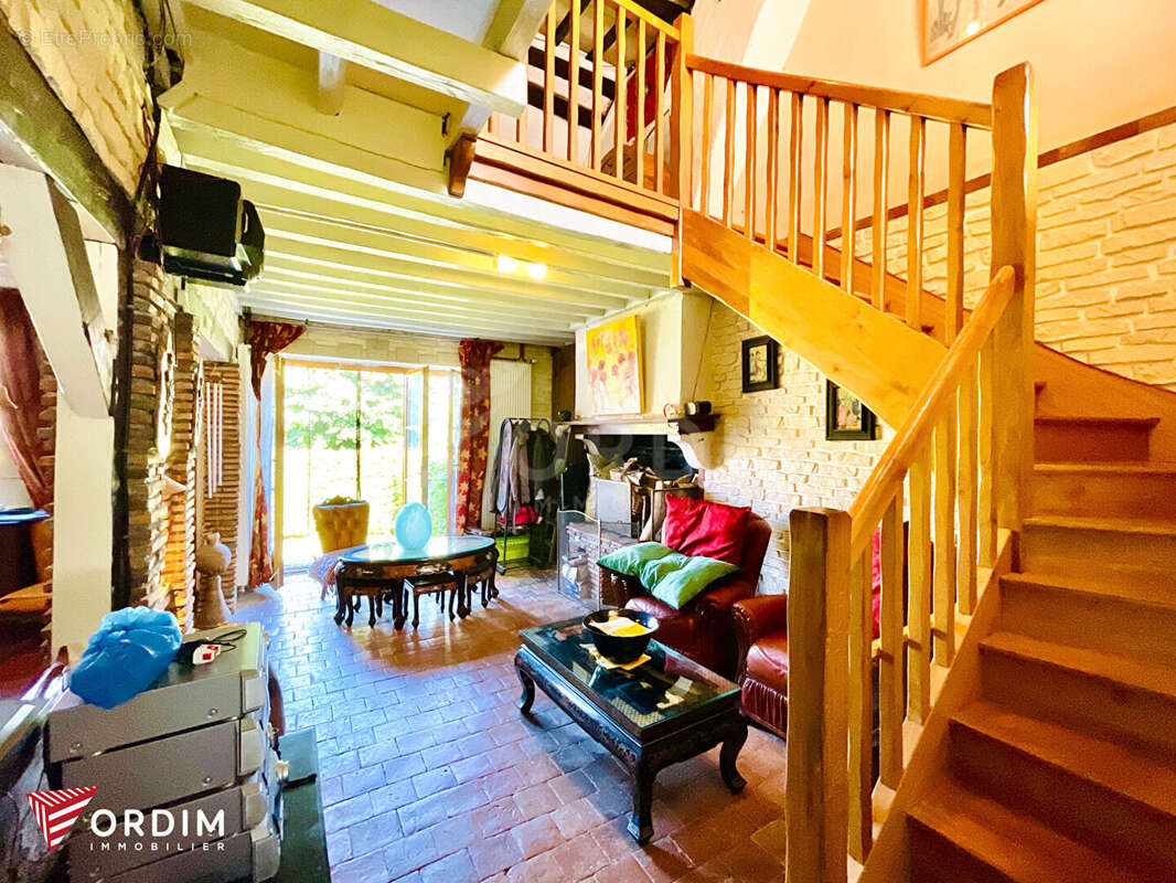 Maison à SAINT-AMAND-EN-PUISAYE