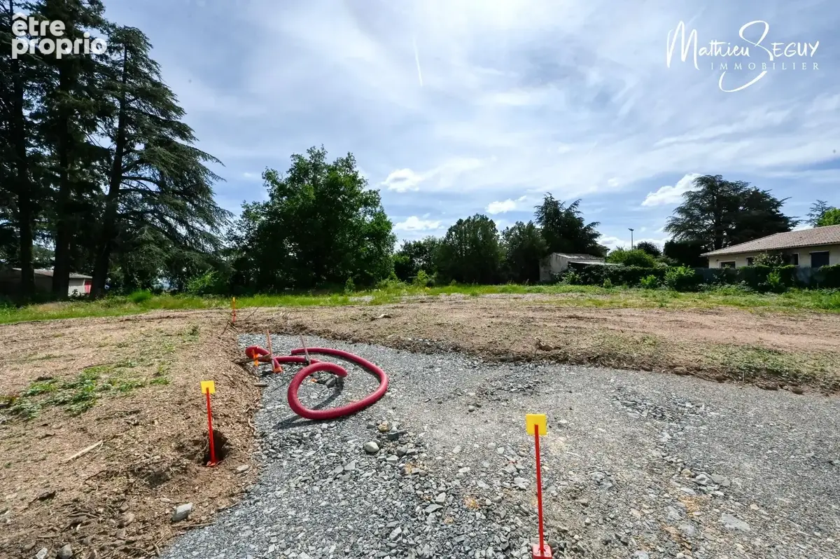 Un terrain verdoyant pour accueillir votre future maison - photo 3
