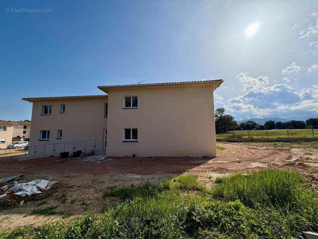 PRUNELLI DI FIUMORBO (20) Appartement à vendre 2 pièces de 47,15m2 avec terrasse de 13,30 m2 - photo 8