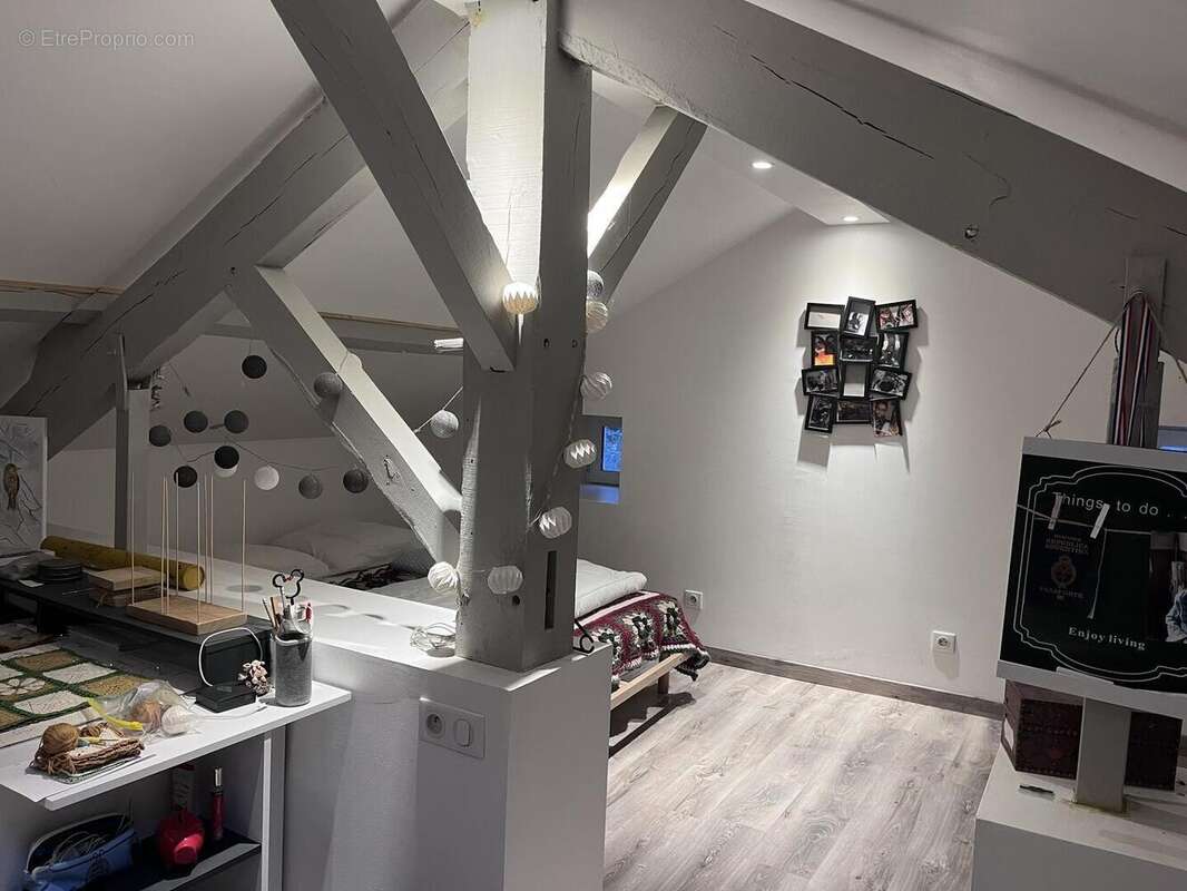 Chambre sous combles - Maison à LACAPELLE-MARIVAL