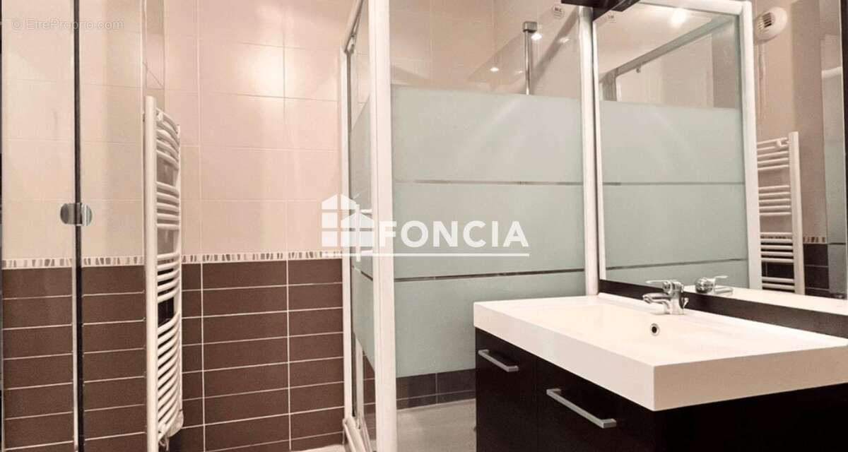 Appartement à MEYZIEU