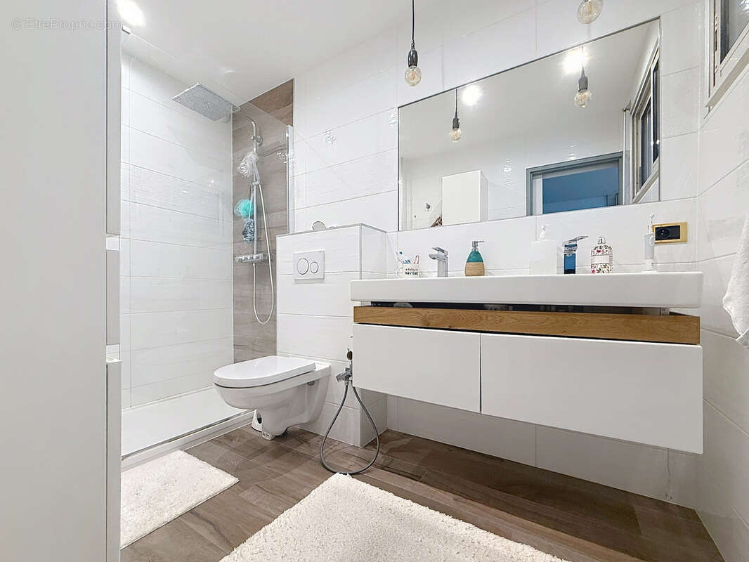Appartement à vendre 5 pièces FERNEY VOLTAIRE (01) - photo 8