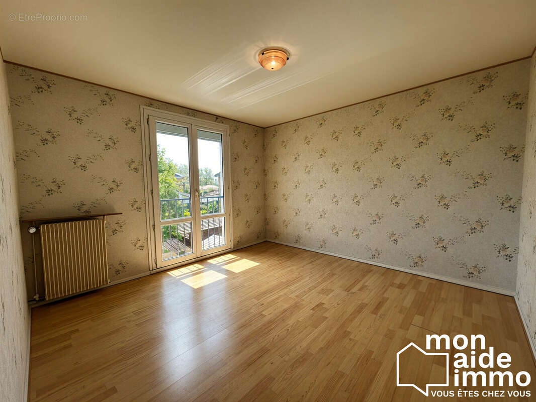 Maison à COUTRAS