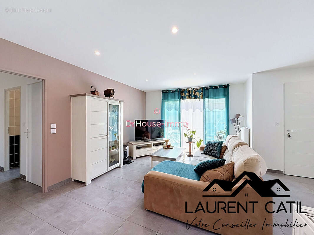 Maison 94 m² à Chatuzange-Le-Goubet  - photo 8