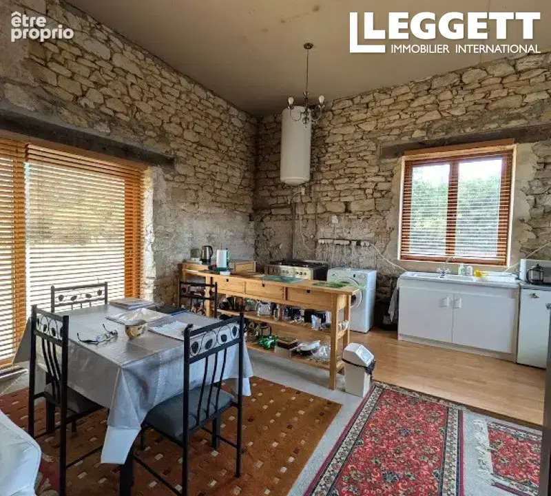 Maison en pierre de 70 m² avec combles aménageables – beau potentiel - photo 3