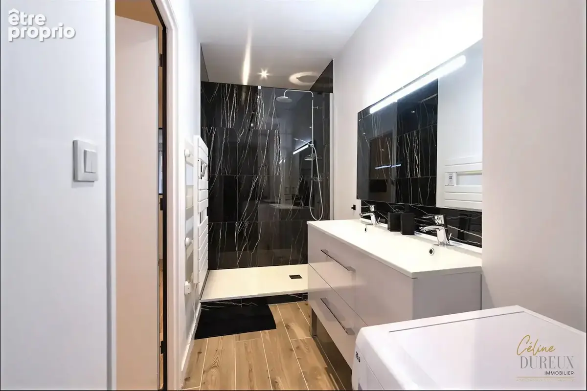 Appartement 70 m² à Saint-Laurent-Sur-Saone  - photo 2