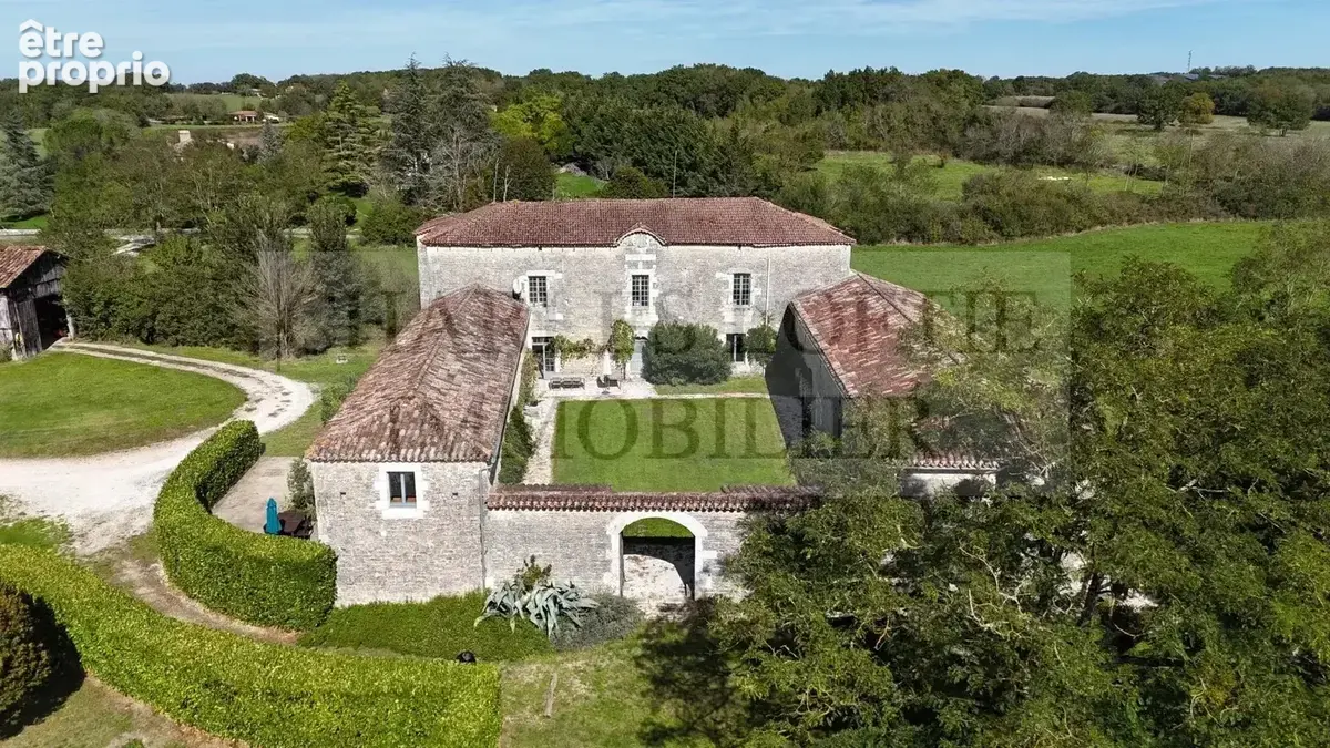 Maison à MAUROUX