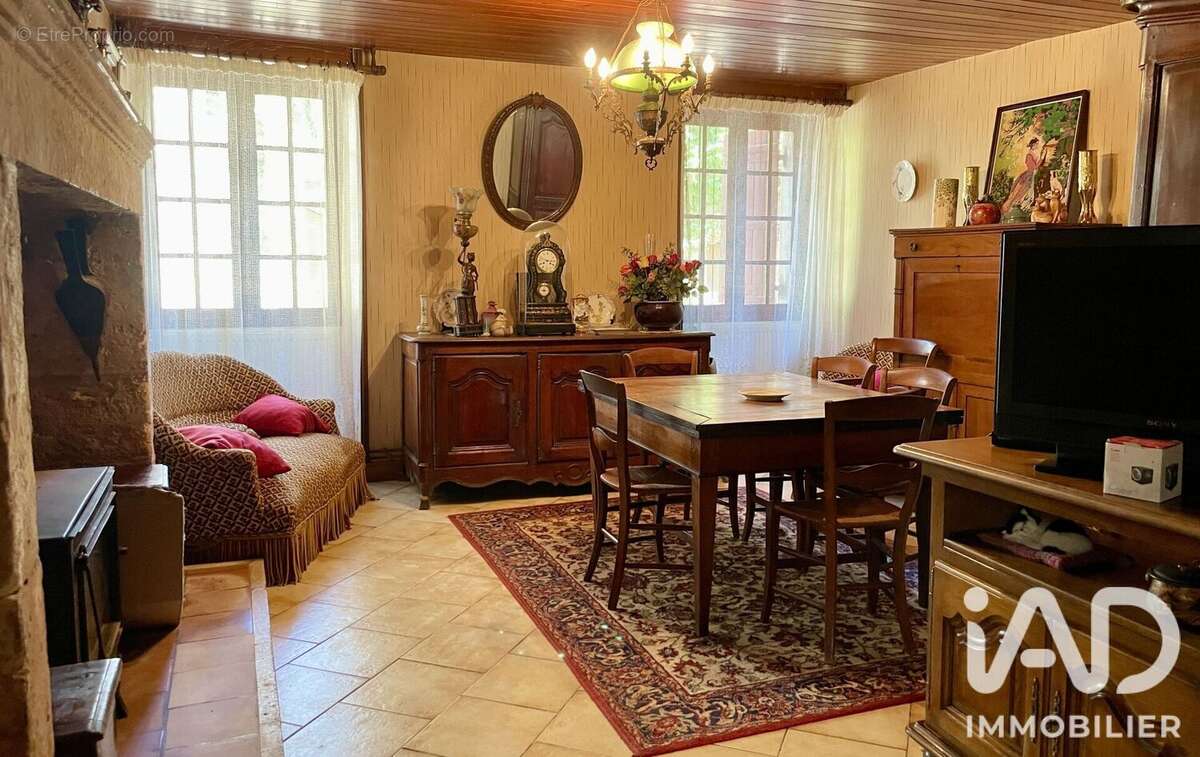 Maison 125 m² à Saint-Jean-De-Cole  - photo 3
