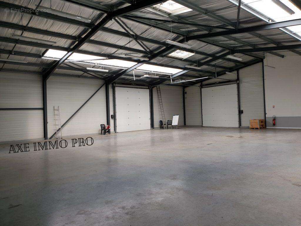 Commerce à ESCOURCE