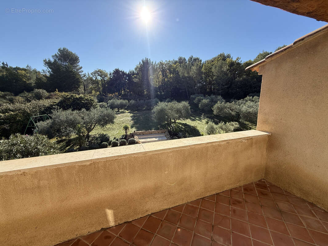 Maison à MEYRARGUES