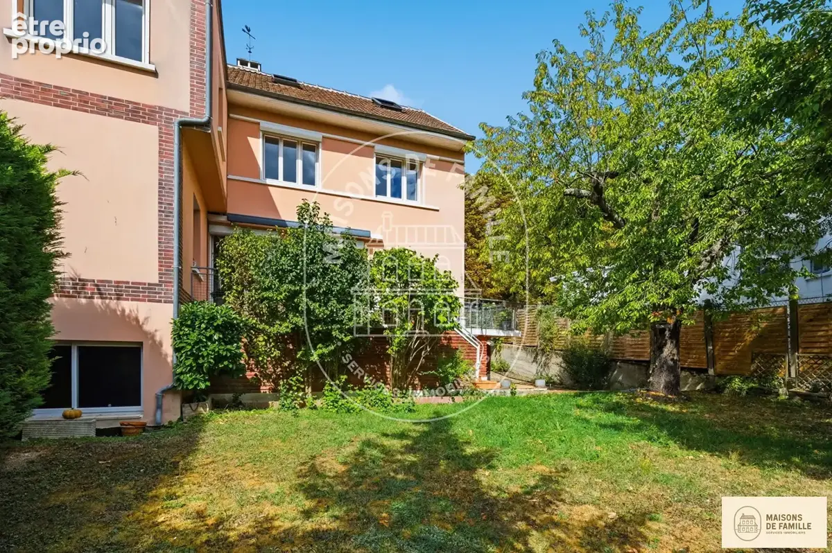Photo Maison à Saint-Germain-En-Laye au prix de 1 080 000€