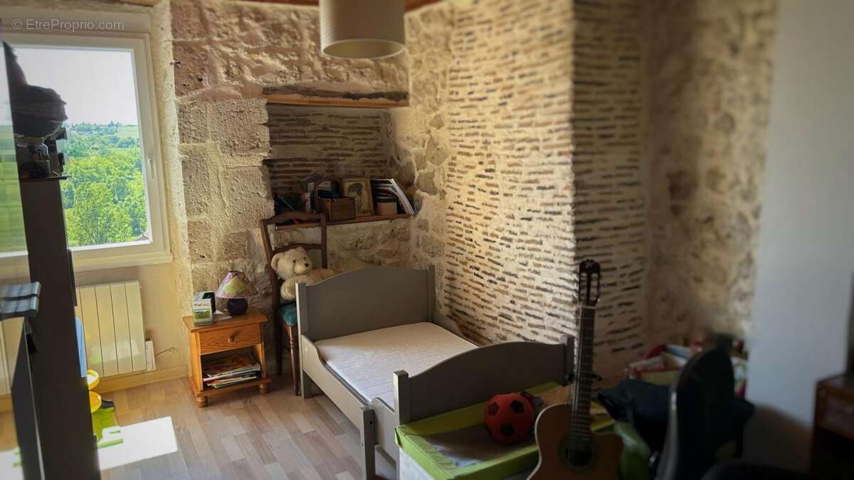 Maison à COURRENSAN