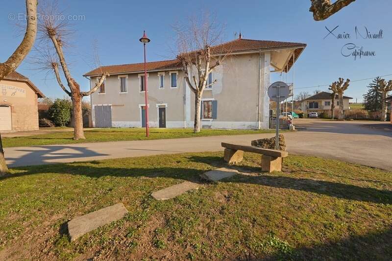 Maison à MONTREVEL-EN-BRESSE
