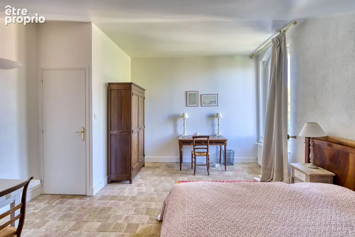 OULLINS - Propriété de 400 m2 - photo 18