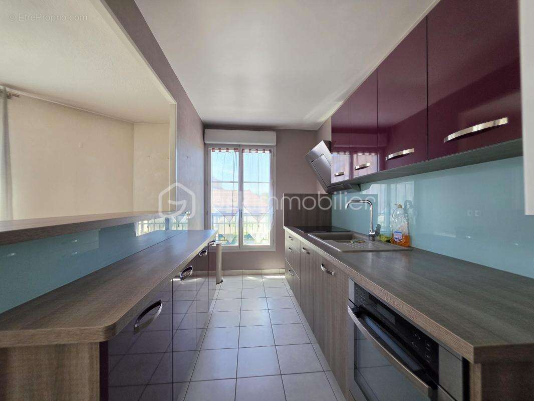 Appartement à VAUJOURS