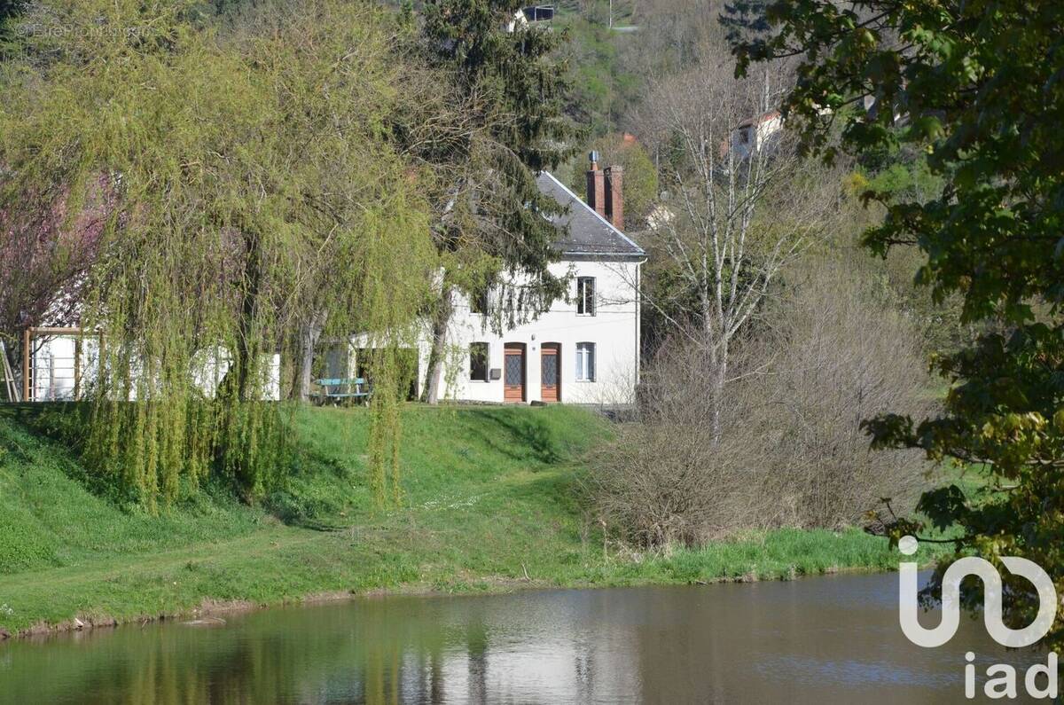 Photo 1 - Appartement à CHAMBON-SUR-VOUEIZE