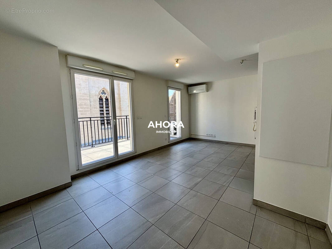 Appartement 38 m² à Marseille-5e  - photo 2