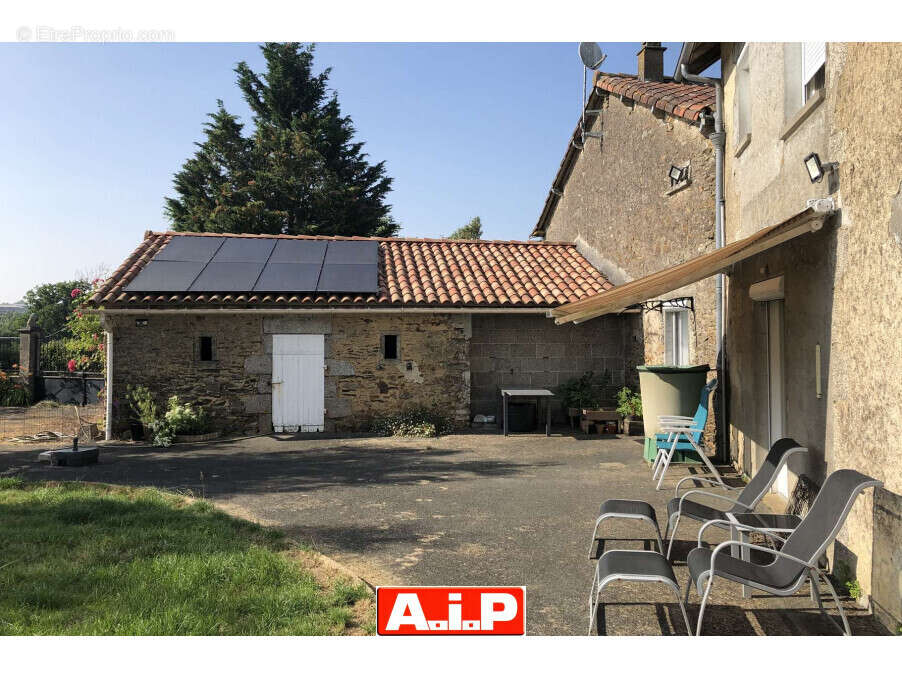 Maison à SAINT-HILAIRE-DE-VOUST