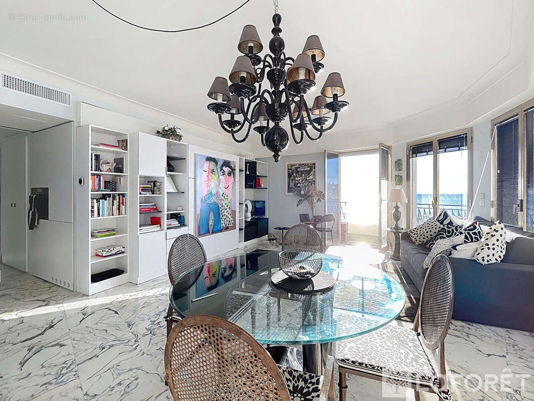 Appartement à ROQUEBRUNE-CAP-MARTIN