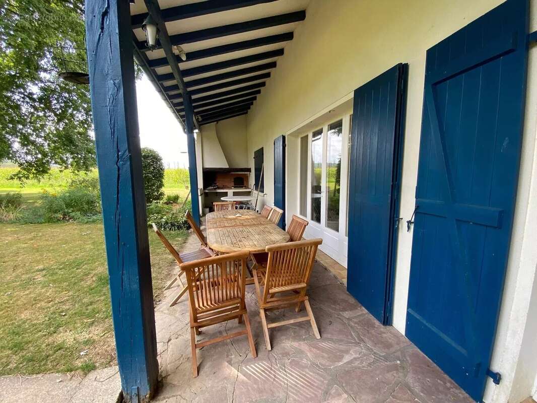 Maison à LAHONTAN