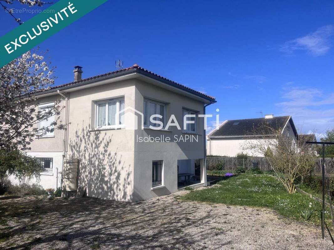 Photo 2 - Maison à NEUVILLE-DE-POITOU