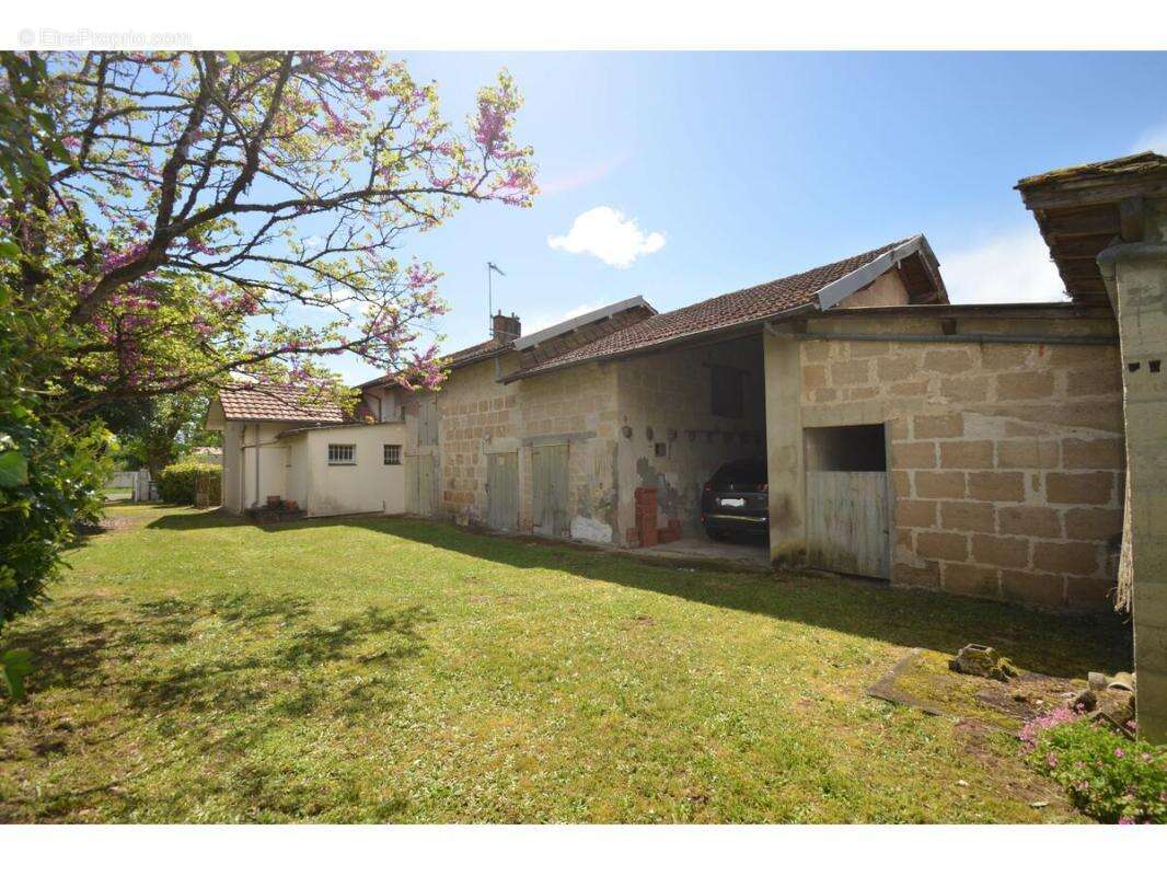 Maison à MONTPON-MENESTEROL