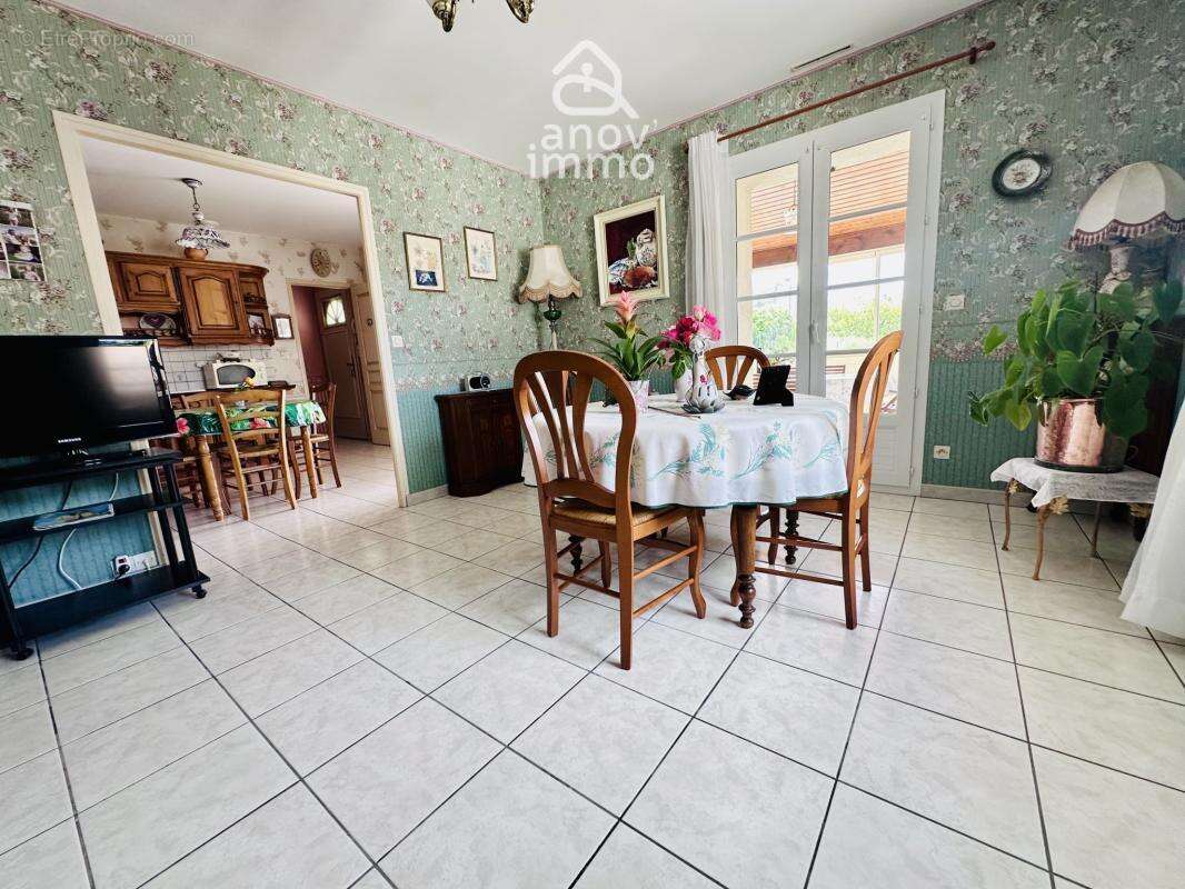 Maison à CHATEAUNEUF-SUR-CHARENTE