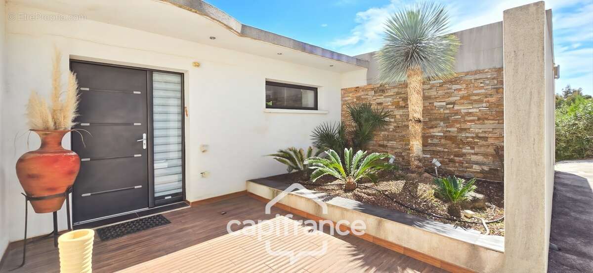 Maison à vendre 7 pièces LA VALETTE DU VAR (83) - photo 5