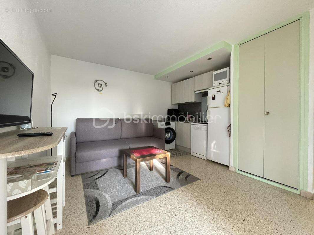 Studio meublé avec loggia fermée et parking – Rive Gauche – À 250 m de la plage - photo 2