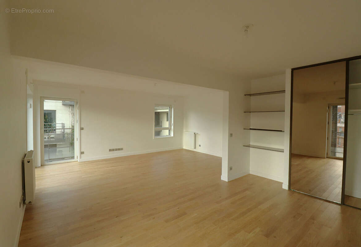Appartement à PARIS-15E