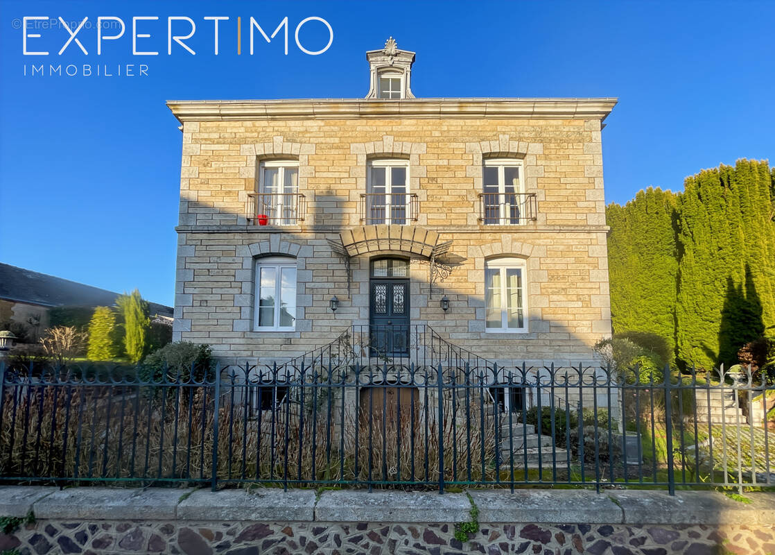 Maison à SAINT-MEEN-LE-GRAND
