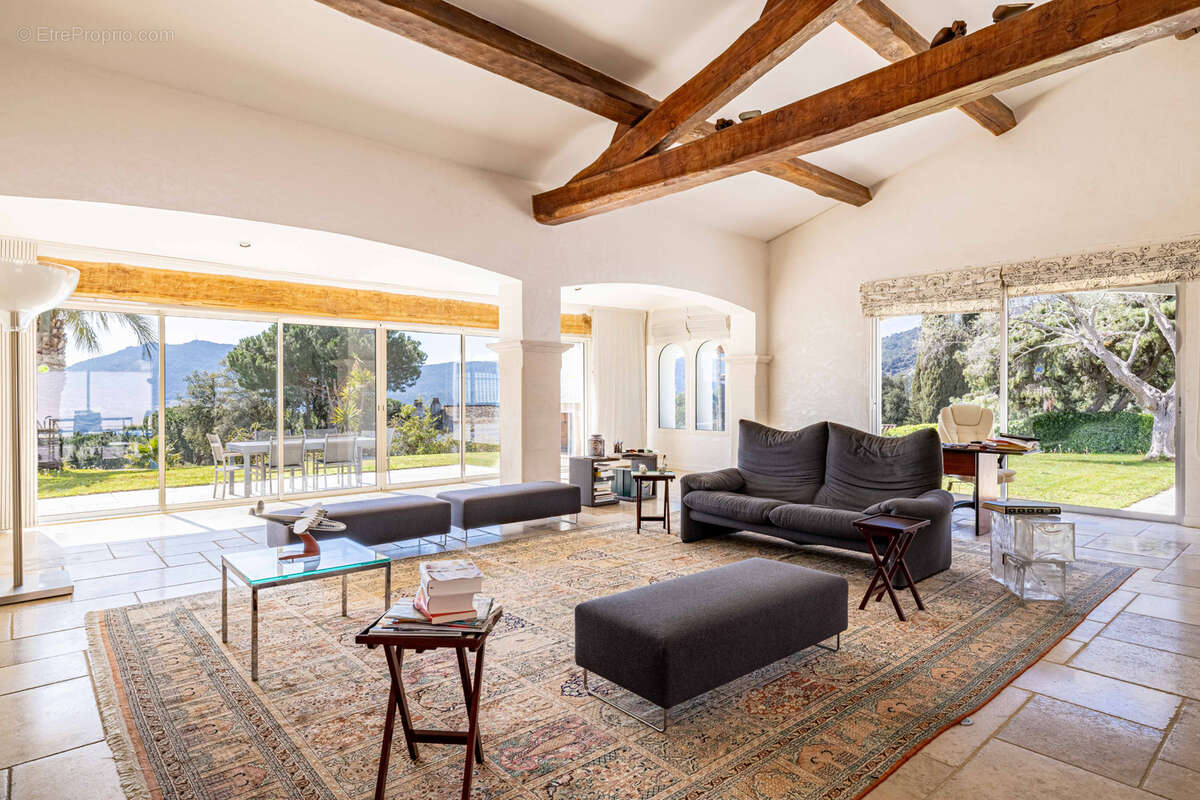 Maison à PLAN-DE-LA-TOUR