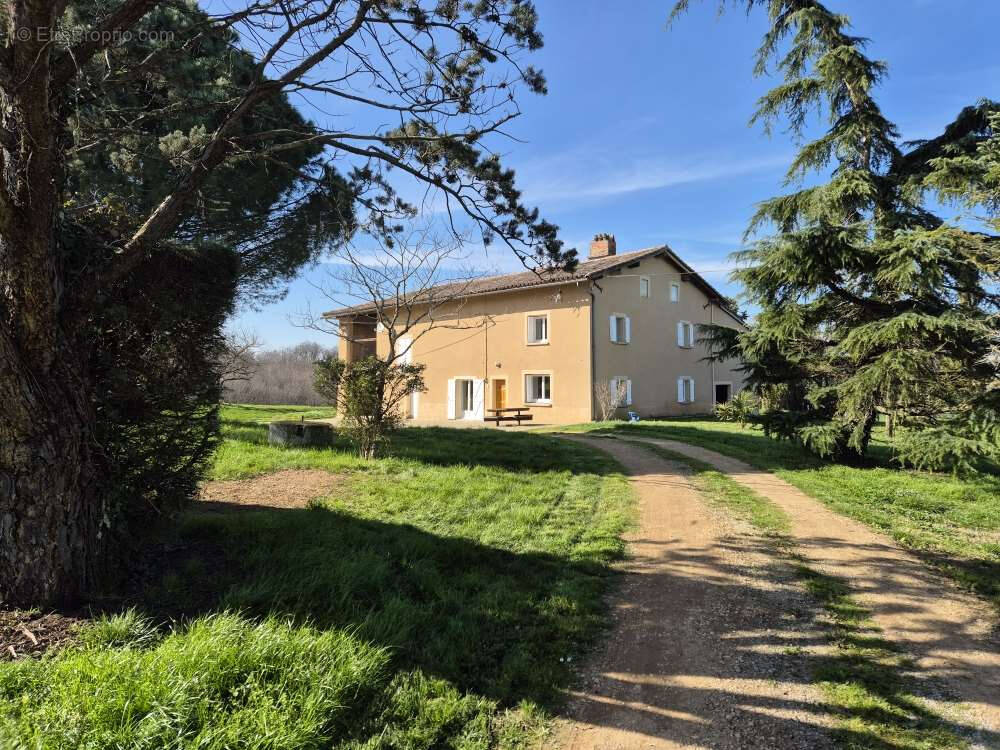 Maison à GRAZAC