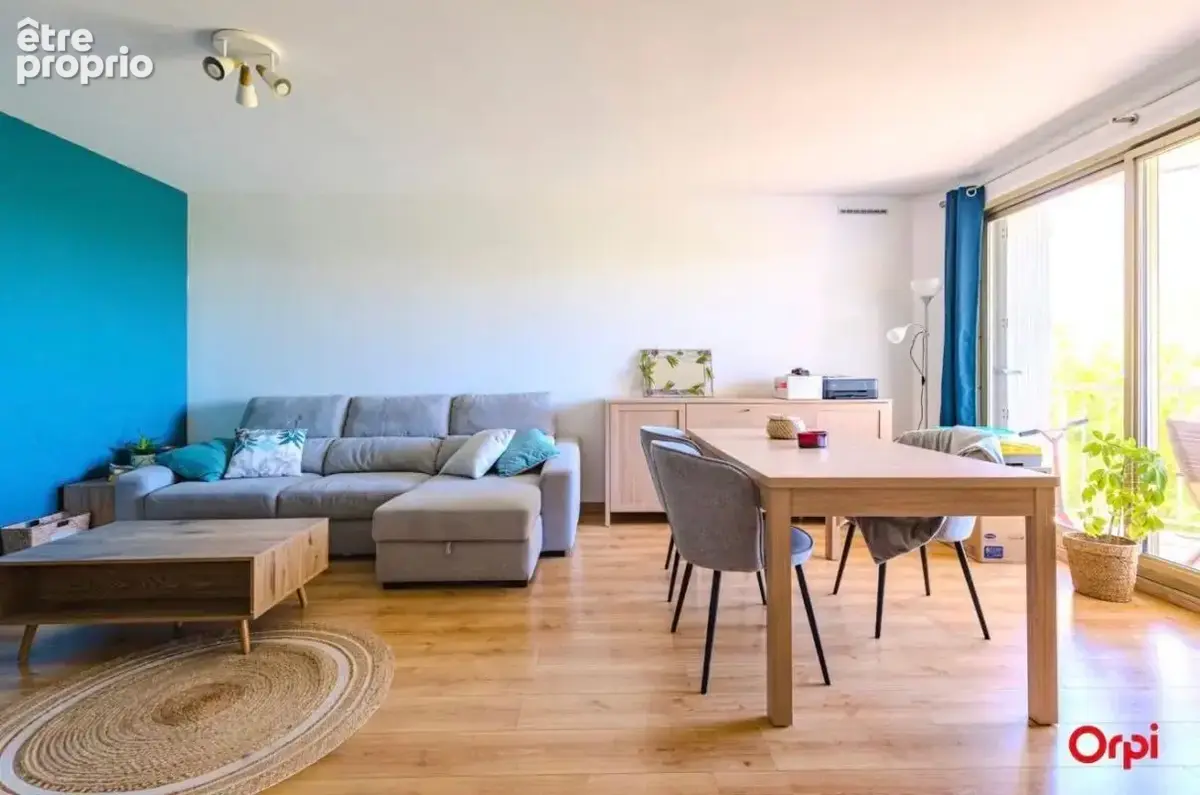 Appartement T3 À Vendre avec 2 Balcons et Stationnement Centre-Ville de Reims - photo 3