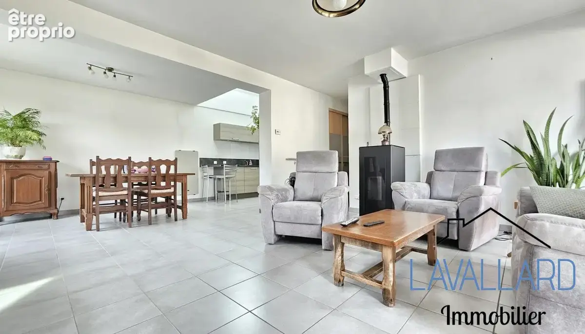 Maison 4 pièces 106 m² à vendre à Villers-Bocage (80260) - photo 2