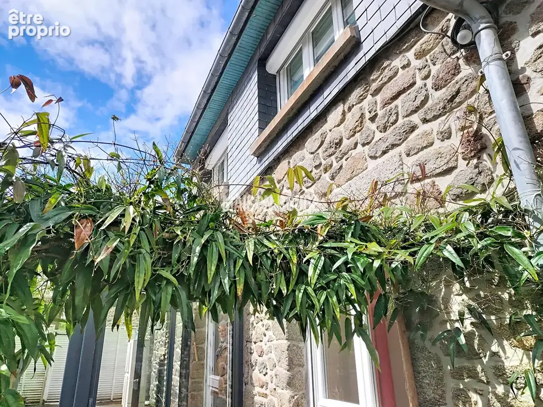 Le Tronchet centre : Maison familiale en pierre - photo 3
