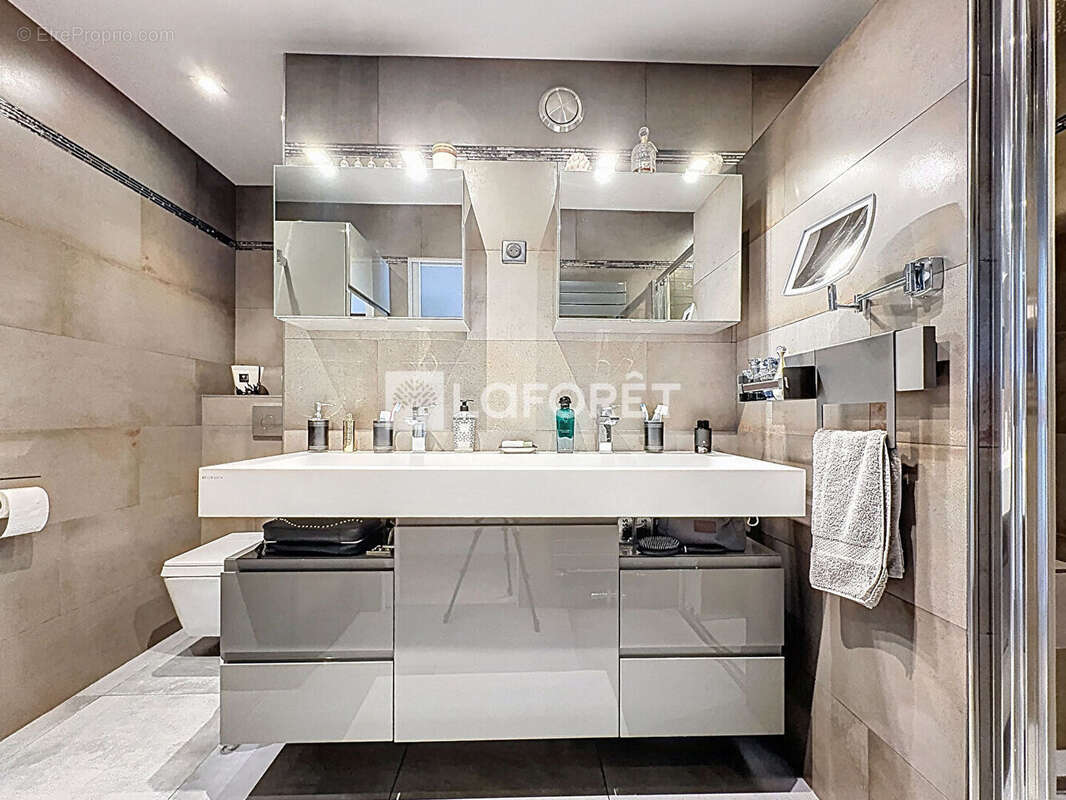 Appartement à SURESNES