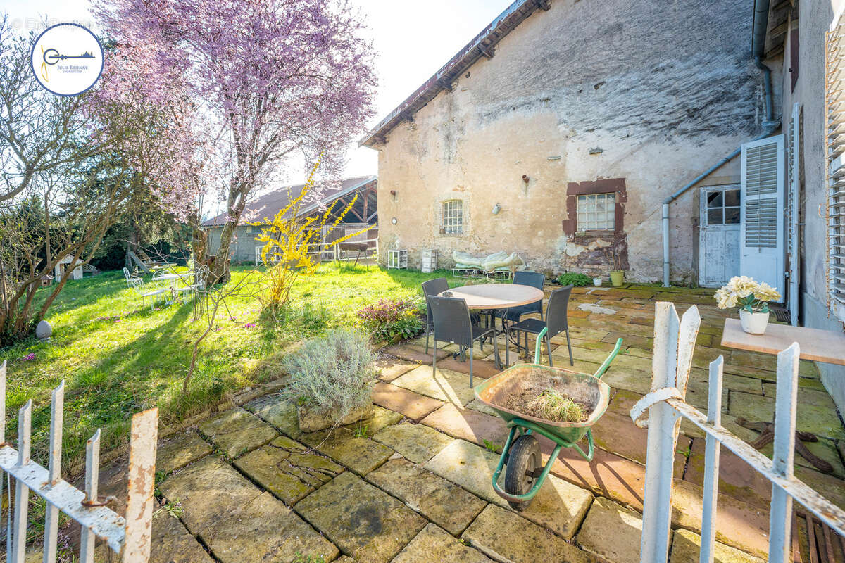 Maison à DOMPAIRE