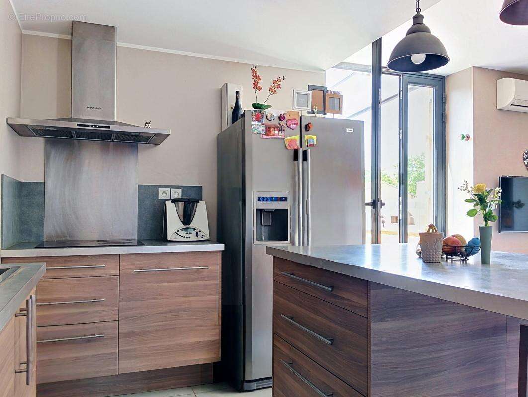 Appartement à PERNES-LES-FONTAINES