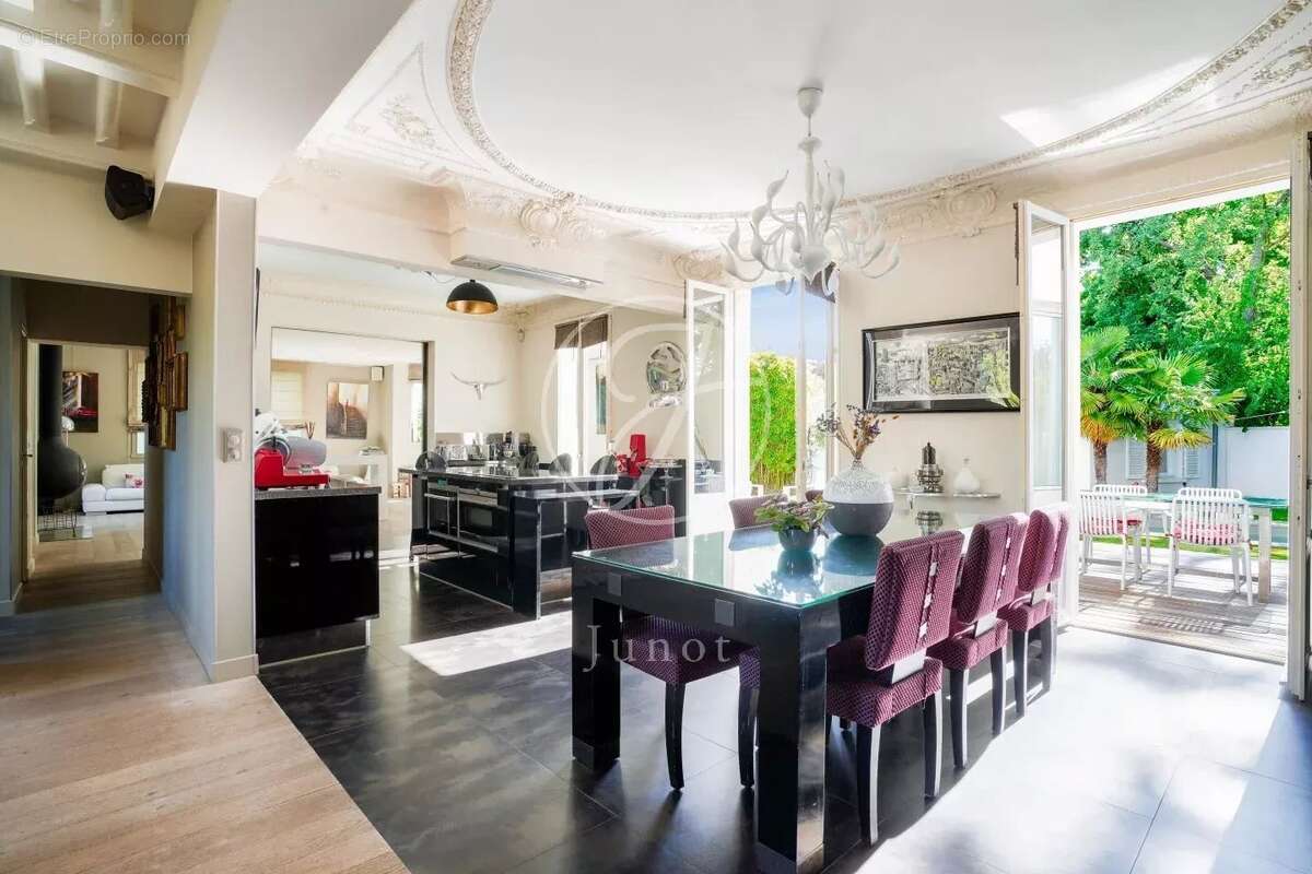 Maison à LE VESINET