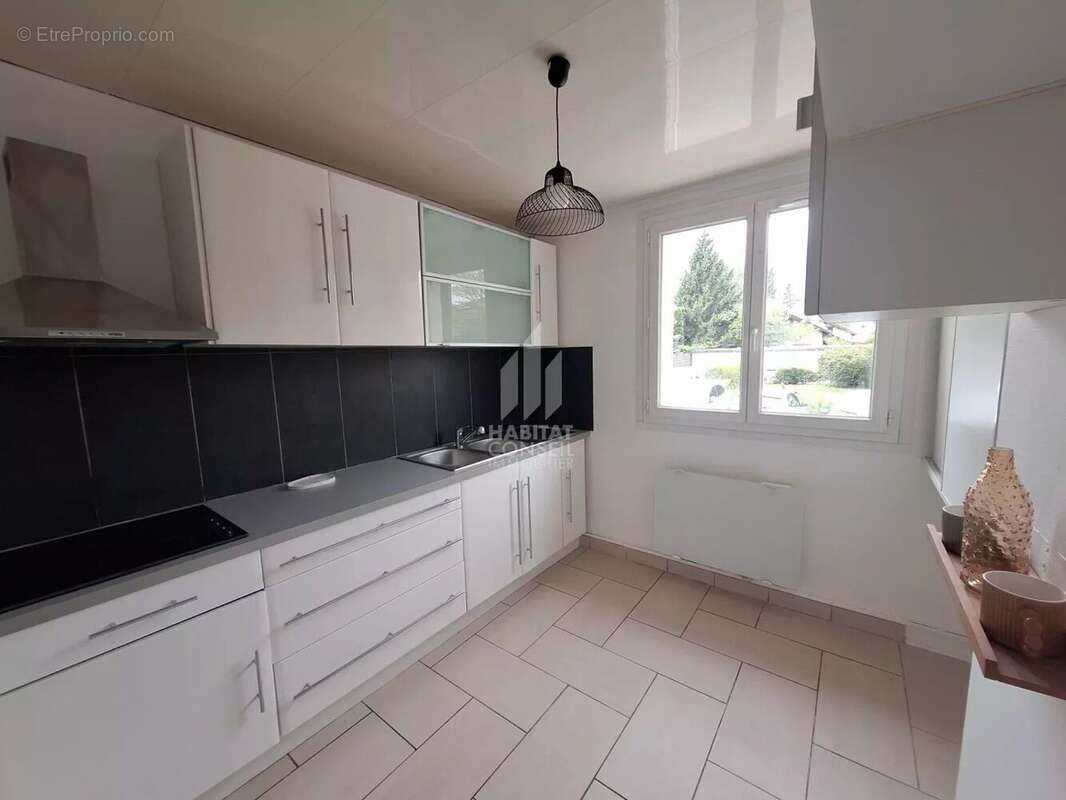 Appartement à FONTAINE