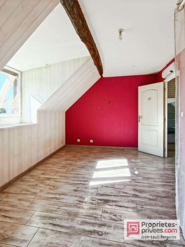 Maison à POCE-SUR-CISSE