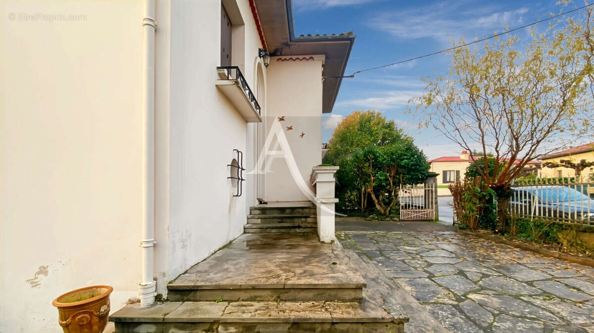 Maison à MONSEMPRON-LIBOS