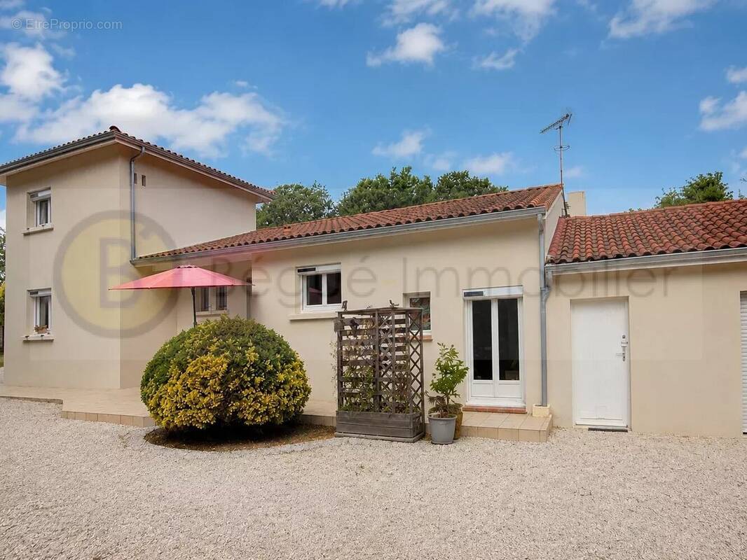 Maison à BRAX