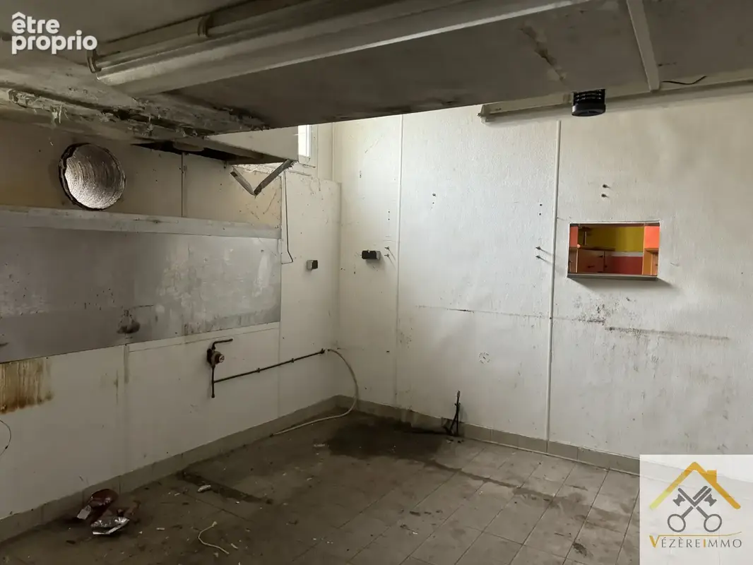 Local Commercial 160 m2 Objat - photo 7
